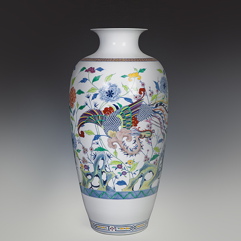 斗彩凤穿牡丹大瓶