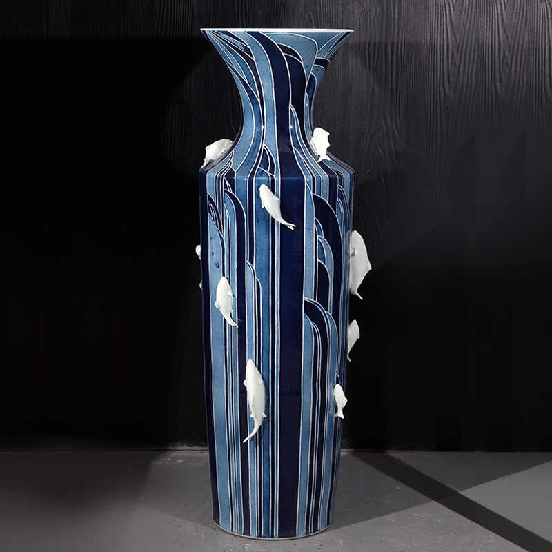 如鱼得水青花瓶