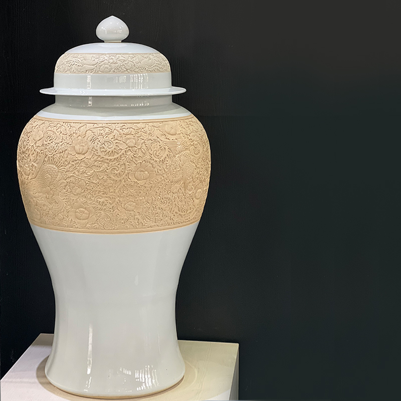 甜白凤穿牡丹雕刻将军罐