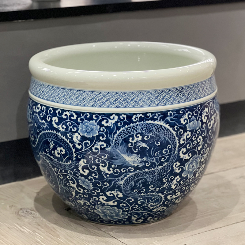 青花龙穿牡丹缸