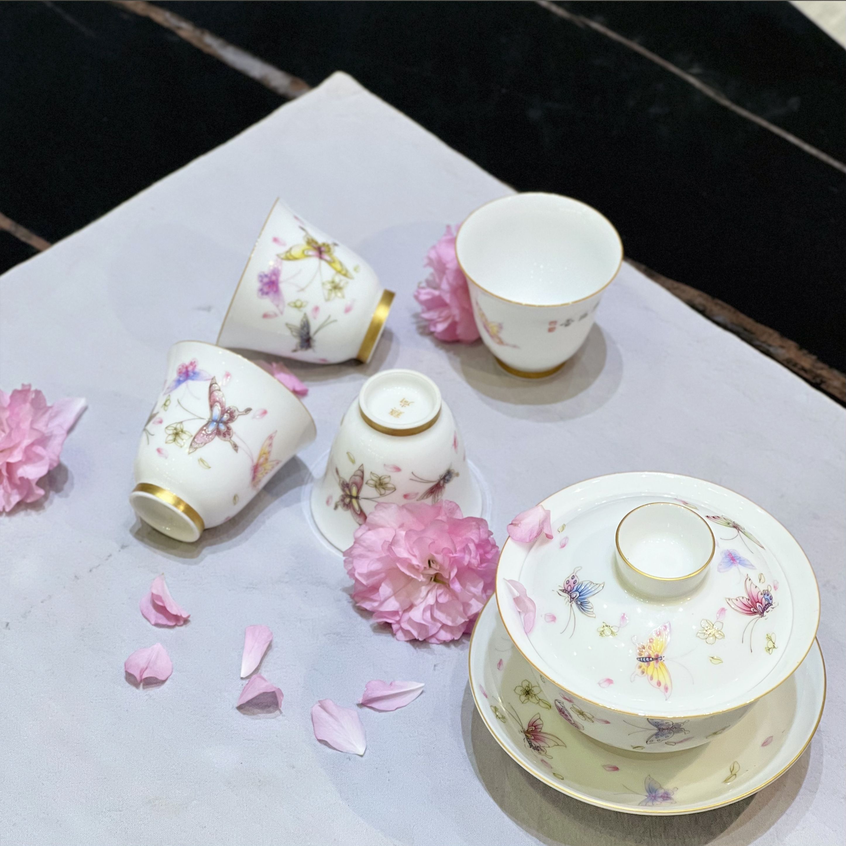 珐琅蝶恋花茶具