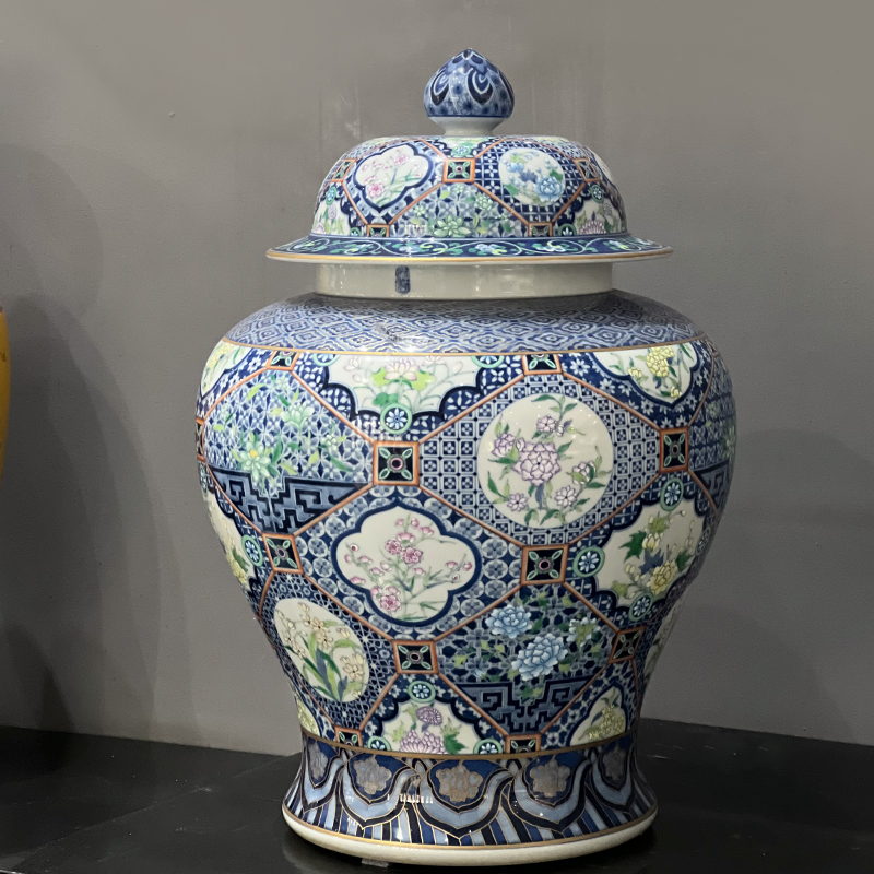 斗彩重工图案将军罐