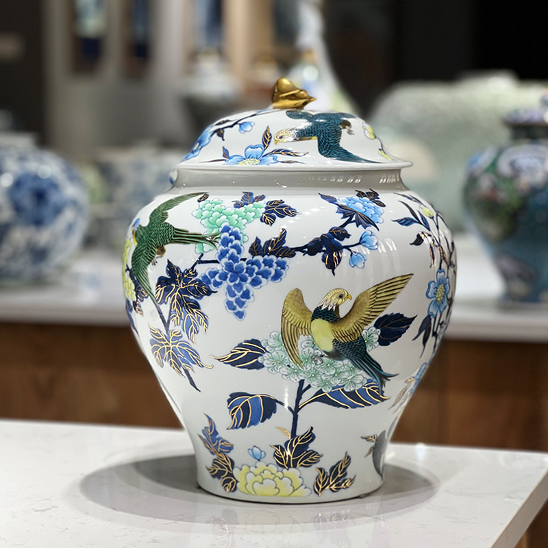 群鹦映春将军罐