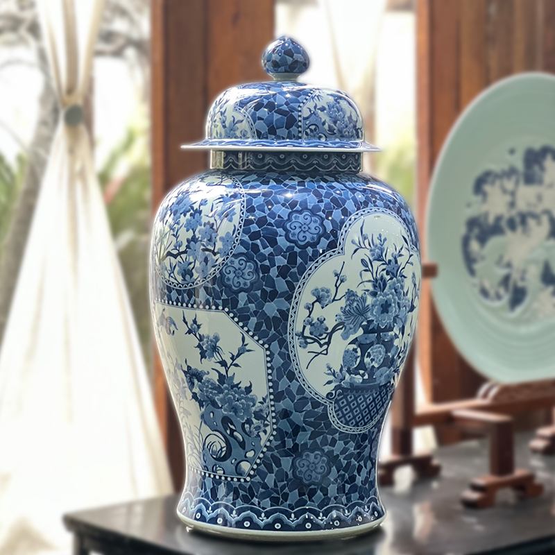 青花开窗将军罐