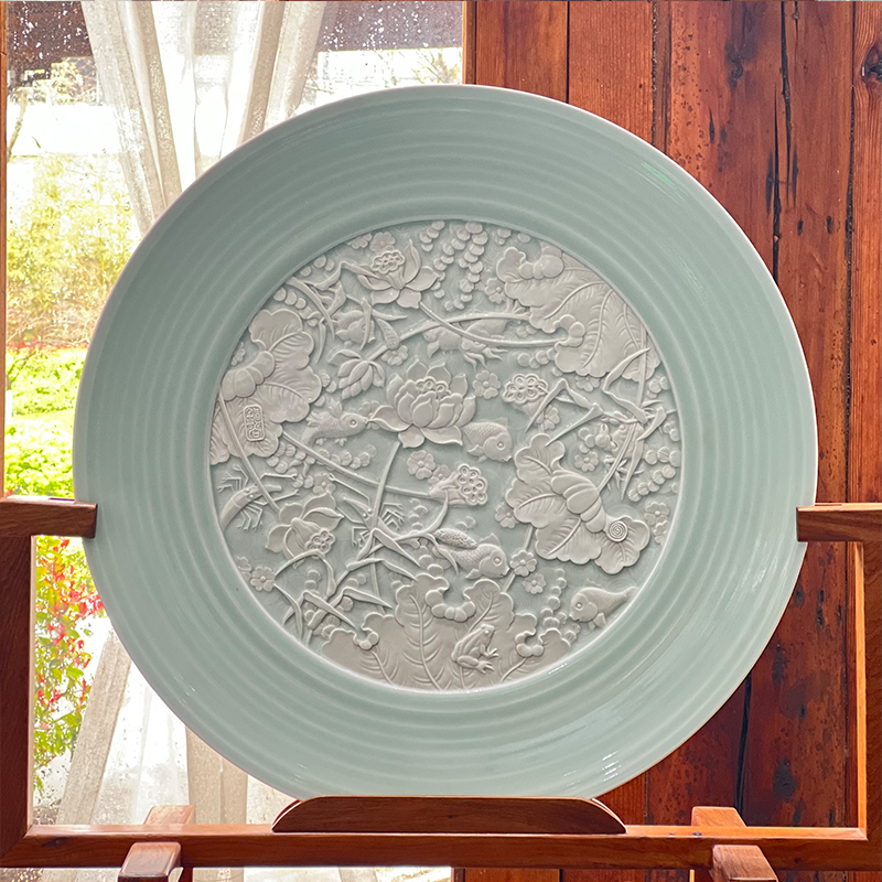 一堂和谐雕刻盘