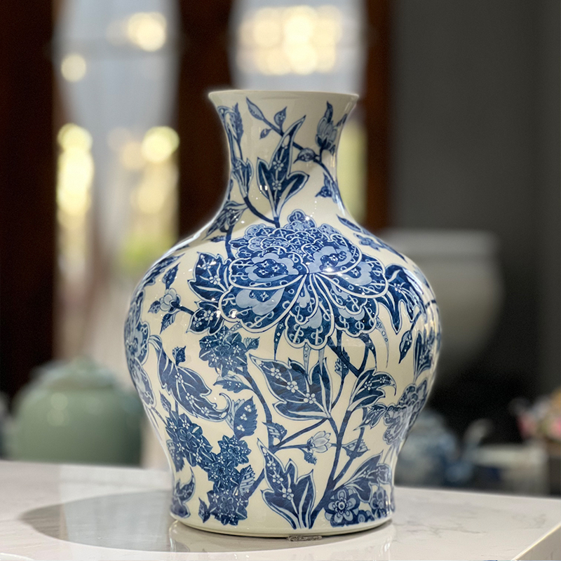 青花重工团花瓶