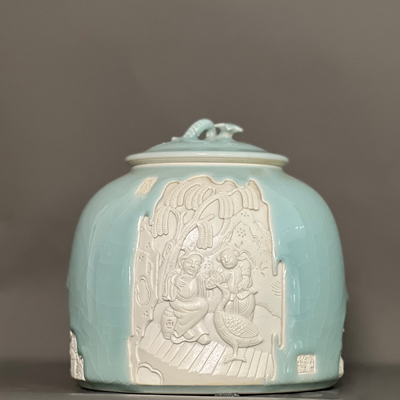 裂纹釉人物雕刻罐茶叶罐